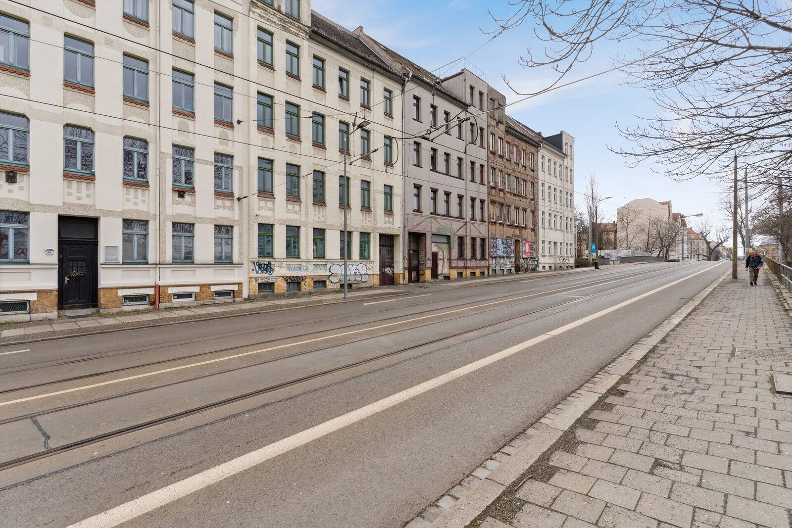 Das Haus Torgauer Straße 62 von der Straße aus