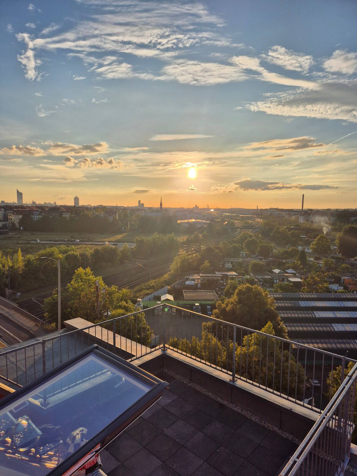Aussicht von der Dachterrasse über die Stadt