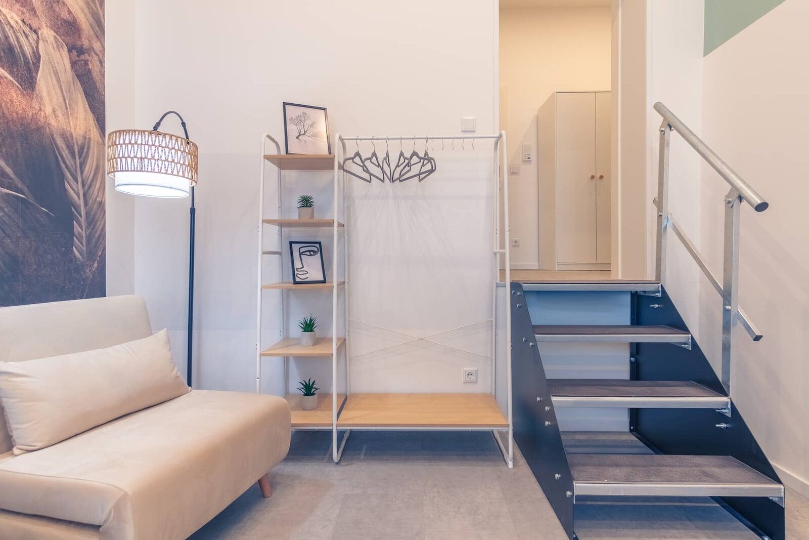 Atelier mit Hochbett und Treppe