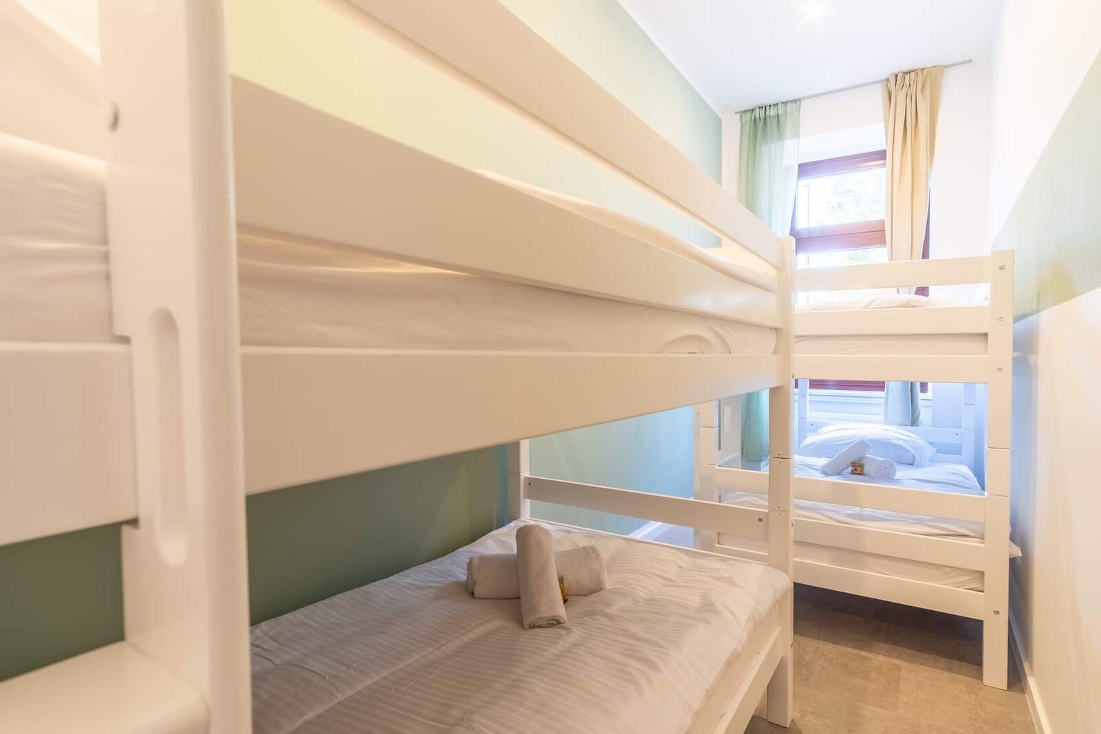 Schlafzimmer mit zwei Etagenbetten